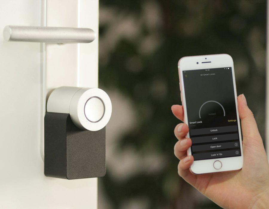 Smart lock controlled from a phone app